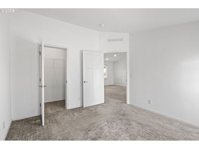 435 SPRUCE St, Yoncalla, OR 97499