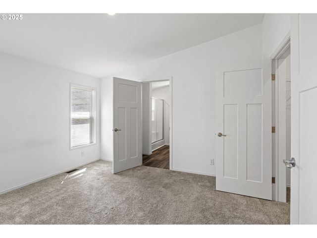 435 SPRUCE St, Yoncalla, OR 97499