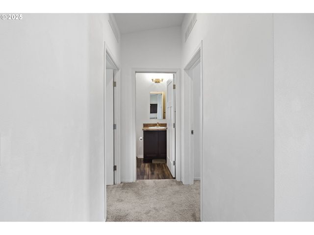 435 SPRUCE St, Yoncalla, OR 97499