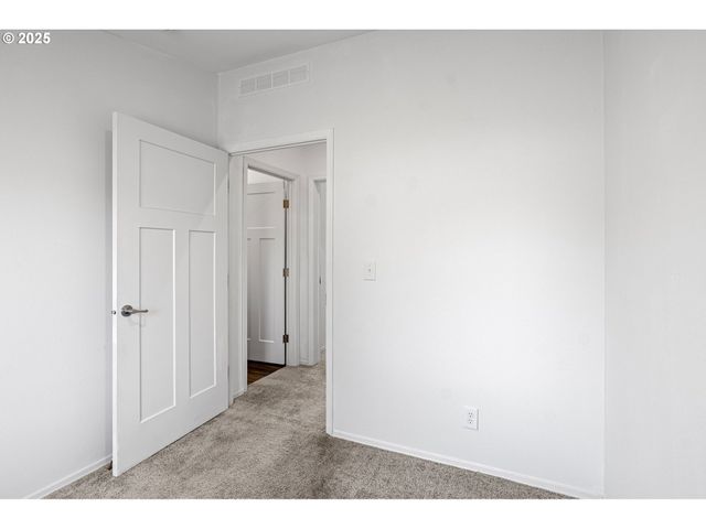 435 SPRUCE St, Yoncalla, OR 97499