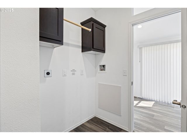 435 SPRUCE St, Yoncalla, OR 97499