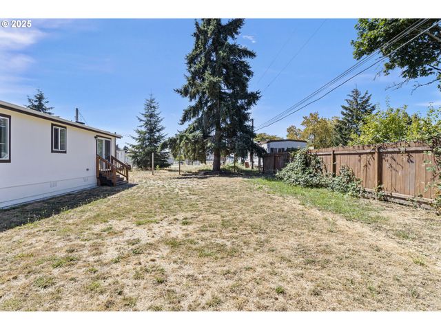 435 SPRUCE St, Yoncalla, OR 97499