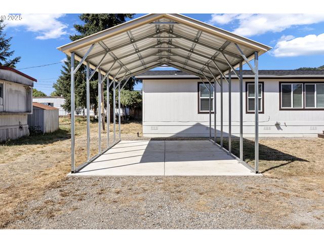 435 SPRUCE St, Yoncalla, OR 97499