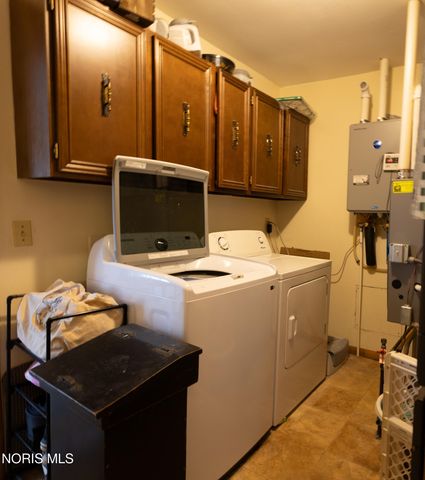 100 Warrington Avenue, Findlay, OH 45840