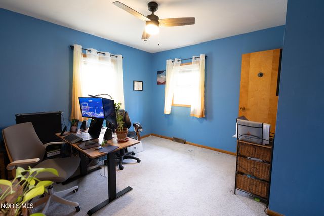 100 Warrington Avenue, Findlay, OH 45840