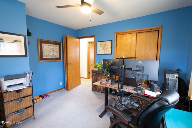 100 Warrington Avenue, Findlay, OH 45840