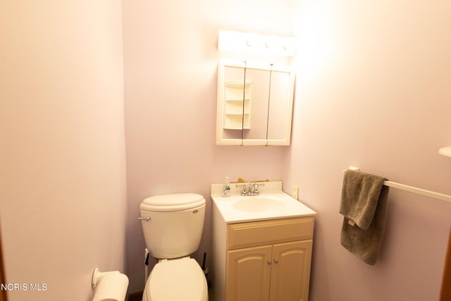 100 Warrington Avenue, Findlay, OH 45840