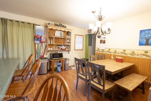 100 Warrington Avenue, Findlay, OH 45840