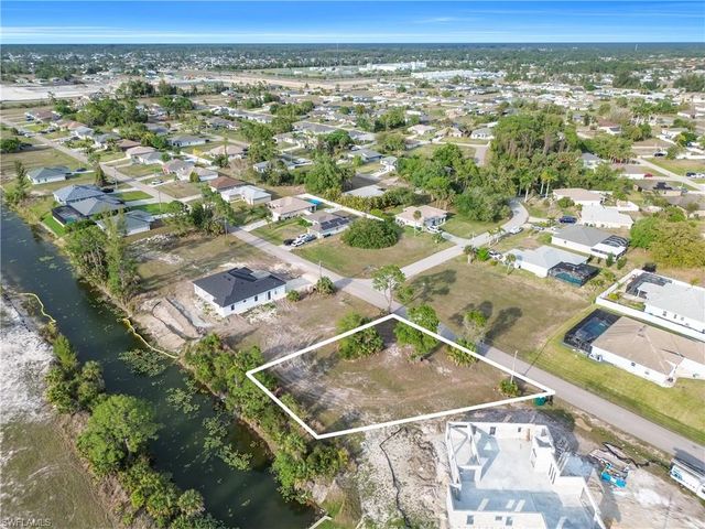 3440 NE 17th PL, Cape Coral, FL 33909