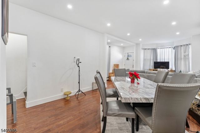 123 Jacques St, Elizabeth City, NJ 07201