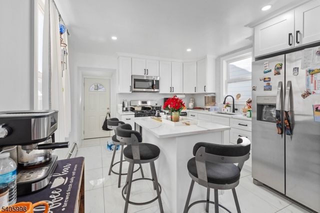 123 Jacques St, Elizabeth City, NJ 07201