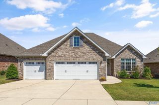 3018 Crystal Creek Drive, Brownsboro, AL 35741