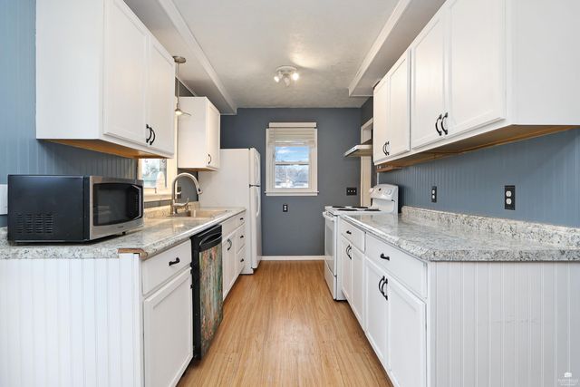 1361 Fogarty Drive, Junction City, KS 66441