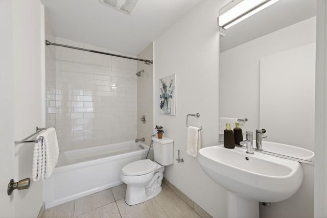 570 Innes Avenue 204, San Francisco, CA 94124
