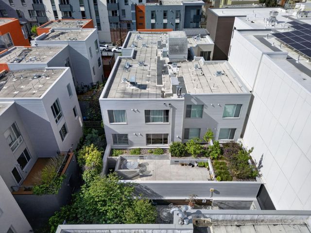 570 Innes Avenue 204, San Francisco, CA 94124