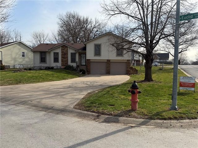 7801 N Euclid Avenue, Kansas City, MO 64118