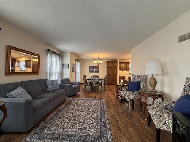 7801 N Euclid Avenue, Kansas City, MO 64118