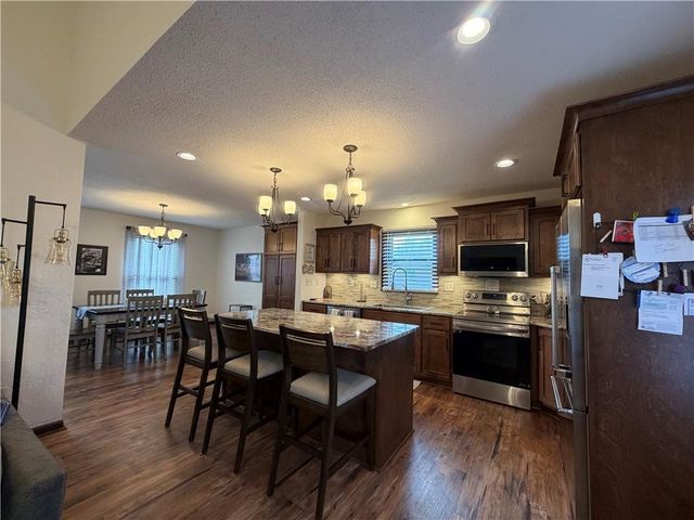 7801 N Euclid Avenue, Kansas City, MO 64118