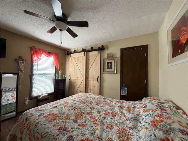 7801 N Euclid Avenue, Kansas City, MO 64118