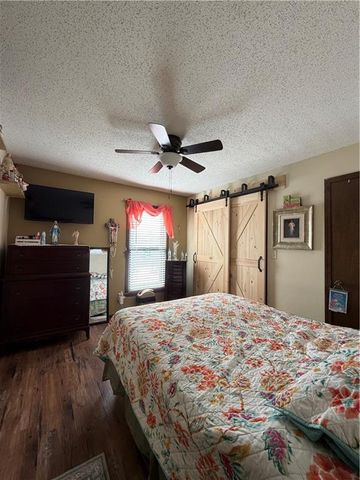 7801 N Euclid Avenue, Kansas City, MO 64118