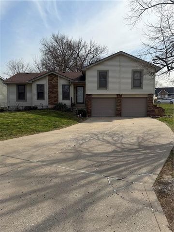 7801 N Euclid Avenue, Kansas City, MO 64118