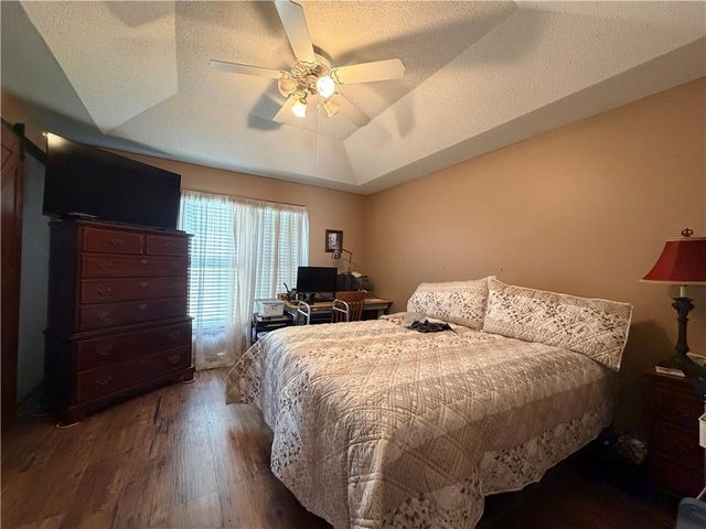 7801 N Euclid Avenue, Kansas City, MO 64118