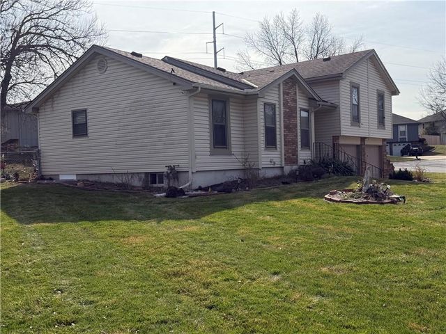 7801 N Euclid Avenue, Kansas City, MO 64118