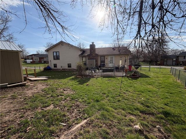 7801 N Euclid Avenue, Kansas City, MO 64118