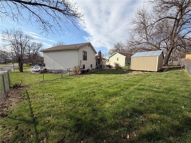 7801 N Euclid Avenue, Kansas City, MO 64118