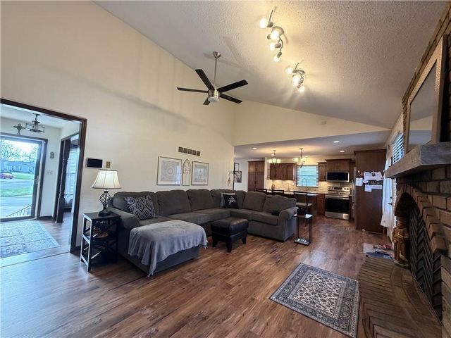 7801 N Euclid Avenue, Kansas City, MO 64118