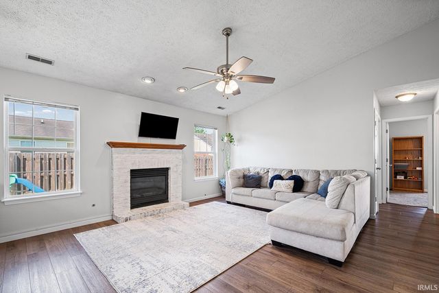 672 Harrison Circle, Dayton, IN 47941