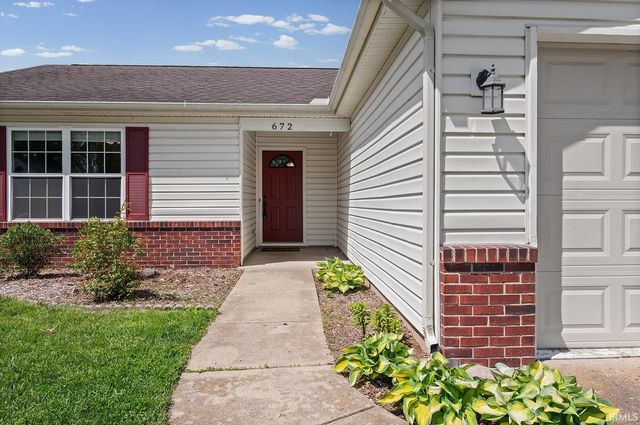672 Harrison Circle, Dayton, IN 47941