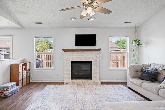 672 Harrison Circle, Dayton, IN 47941