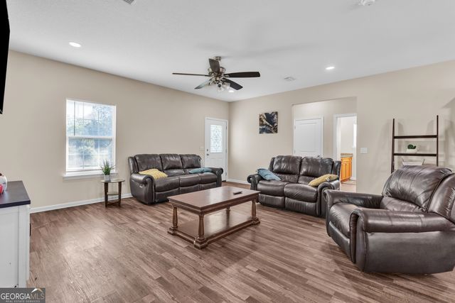 186 Mill Branch Circle, Douglas, GA 31535