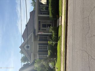 813 Myrtle Avenue, Natchez, MS 39120