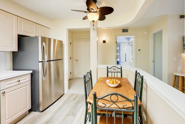 3940 W Bryn Mawr Avenue 501, Chicago, IL 60659