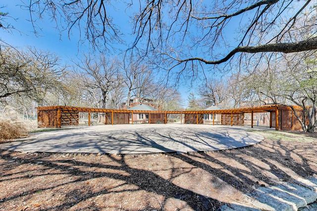 3940 W Bryn Mawr Avenue 501, Chicago, IL 60659