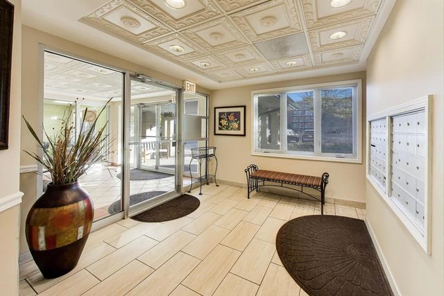 3940 W Bryn Mawr Avenue 501, Chicago, IL 60659