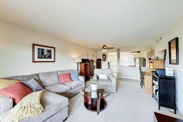 3940 W Bryn Mawr Avenue 501, Chicago, IL 60659