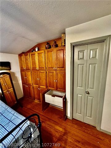 37818 Springhill Road, Howe, OK 74940