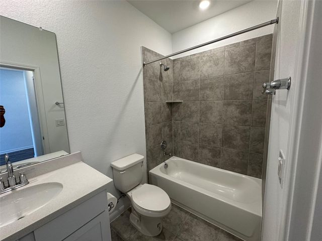 112 Diorite DR, Liberty Hill, TX 78642