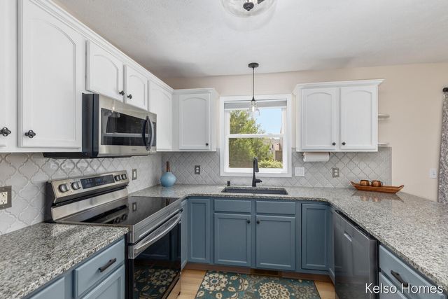 2222 Beatrice Drive Ne, Grand Rapids Twp, MI 49505