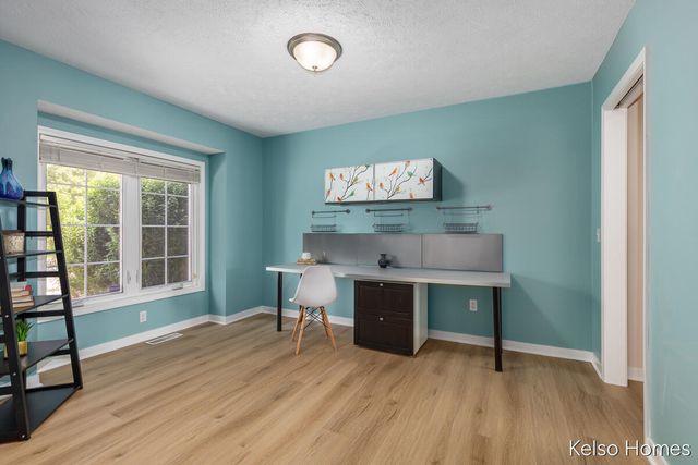 2222 Beatrice Drive Ne, Grand Rapids Twp, MI 49505