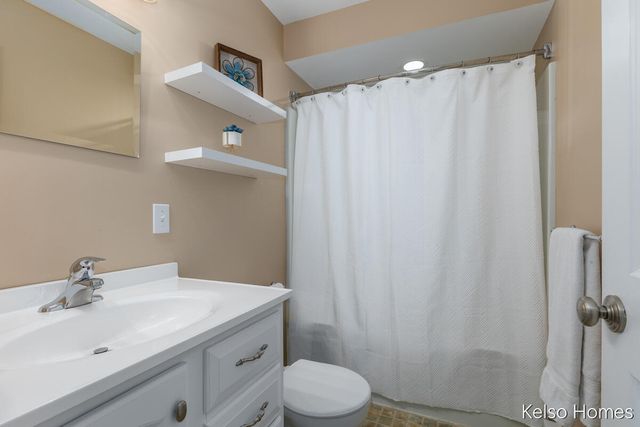 2222 Beatrice Drive Ne, Grand Rapids Twp, MI 49505
