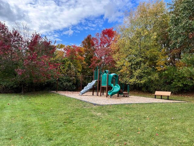2222 Beatrice Drive Ne, Grand Rapids Twp, MI 49505
