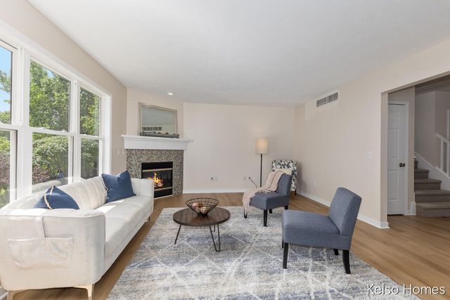 2222 Beatrice Drive Ne, Grand Rapids Twp, MI 49505