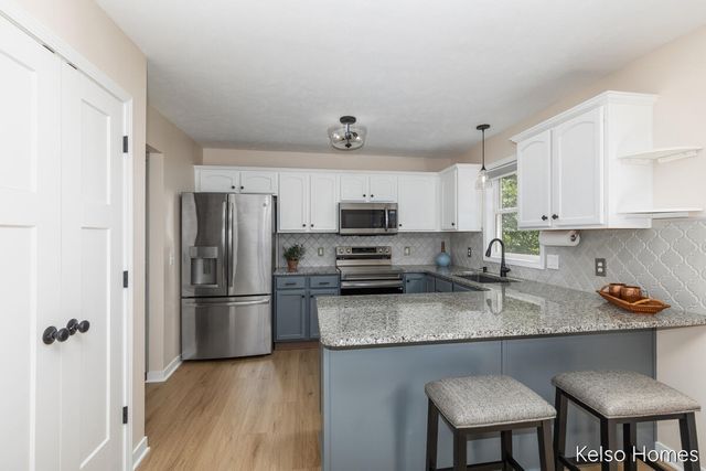 2222 Beatrice Drive Ne, Grand Rapids Twp, MI 49505