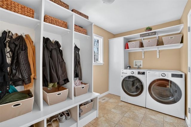 423 Rutledge Drive, Yorktown Heights, NY 10598