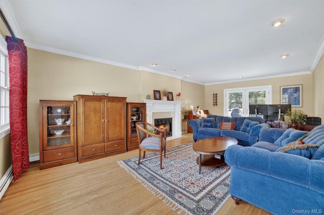 423 Rutledge Drive, Yorktown Heights, NY 10598