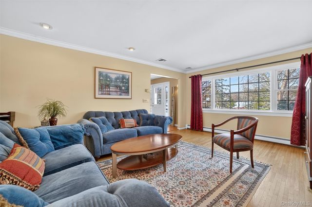 423 Rutledge Drive, Yorktown Heights, NY 10598